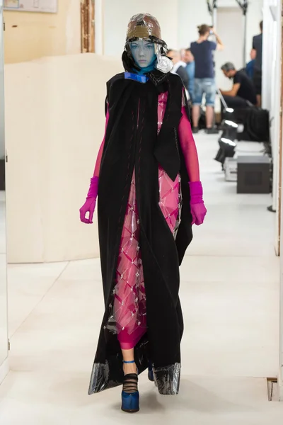 Look 28